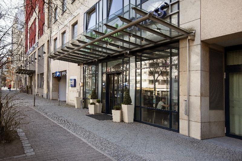 HOLIDAY INN EXPRESS BERLIN CITY CENTRE, AN IHG HOTEL BERLIN 3* (Germany) -  from US$ 124 | BOOKED